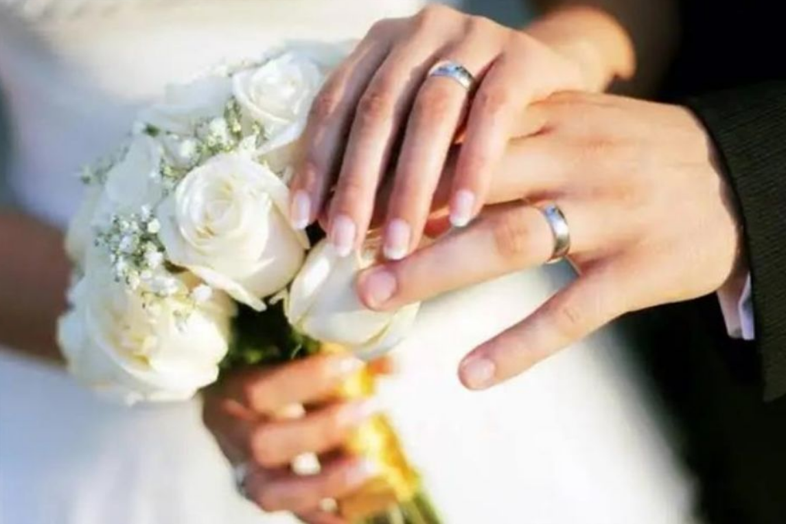 “خبر مُفرح للمقبلين على الزواج” .. التأمينات الاجتماعية تُعلن شروط صرف منحة الزواج للسعوديين